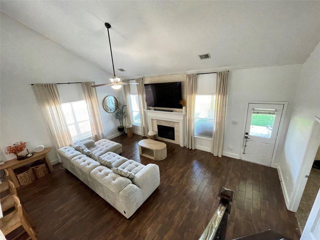 11814 Green Willow Falls Drive, Tomball, TX 77375