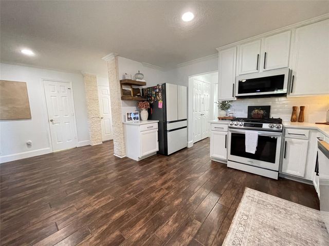 11814 Green Willow Falls Drive, Tomball, TX 77375