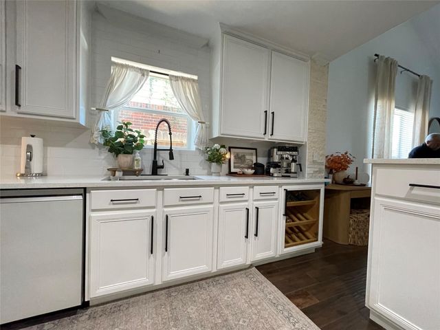 11814 Green Willow Falls Drive, Tomball, TX 77375