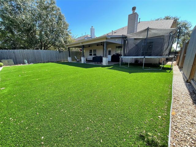 11814 Green Willow Falls Drive, Tomball, TX 77375