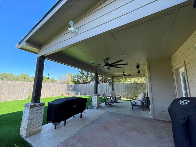 11814 Green Willow Falls Drive, Tomball, TX 77375