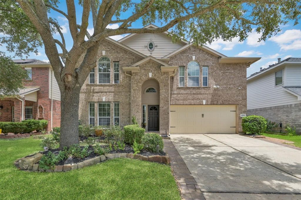 11814 Green Willow Falls Drive, Tomball, TX 77375