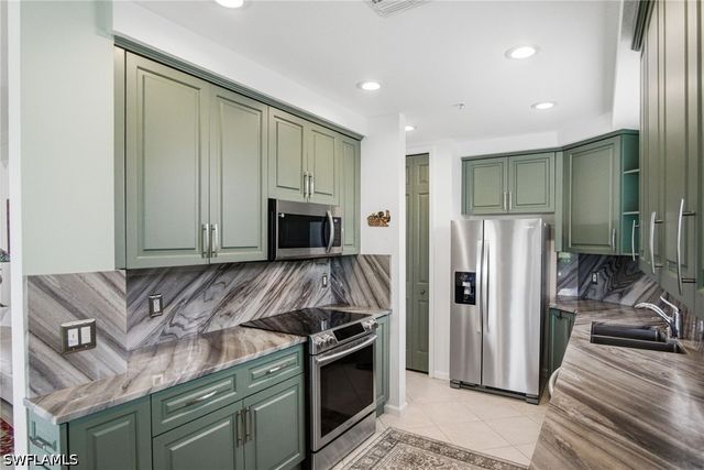 3960 Deer Crossing CT 6-101, Naples, FL 34114