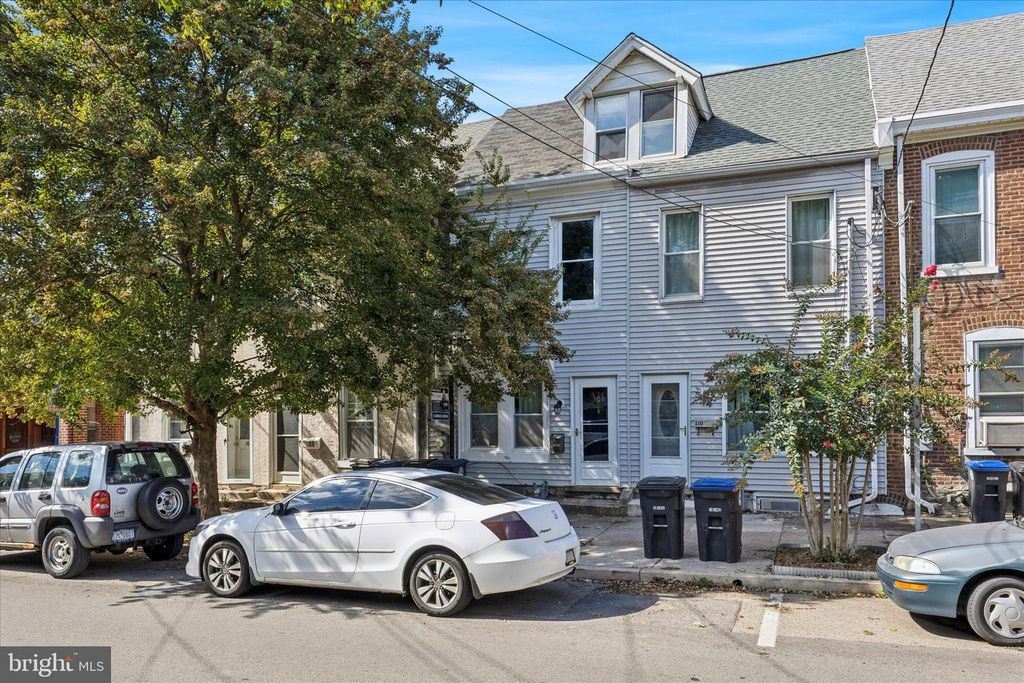 108 MAPLE ST, Conshohocken, PA 19428