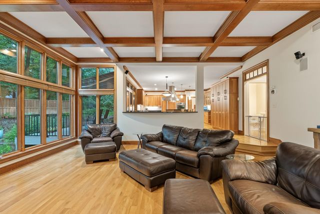 19750 Muirfield Circle, Shorewood, MN 55331