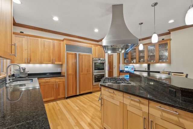 19750 Muirfield Circle, Shorewood, MN 55331