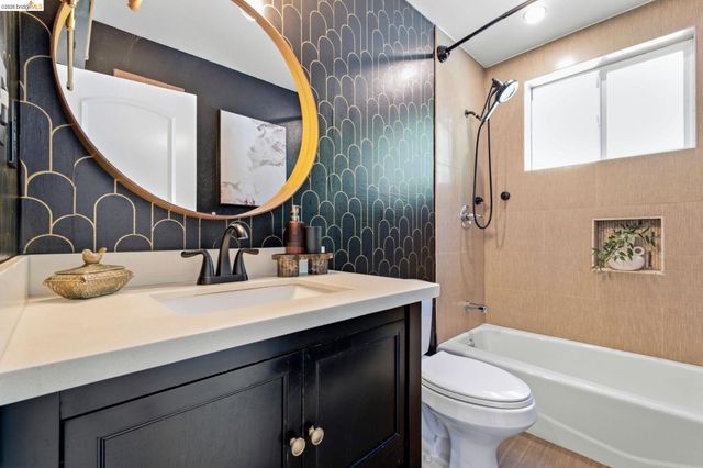 7308 Hillmont, Oakland, CA 94605