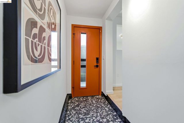 7308 Hillmont, Oakland, CA 94605