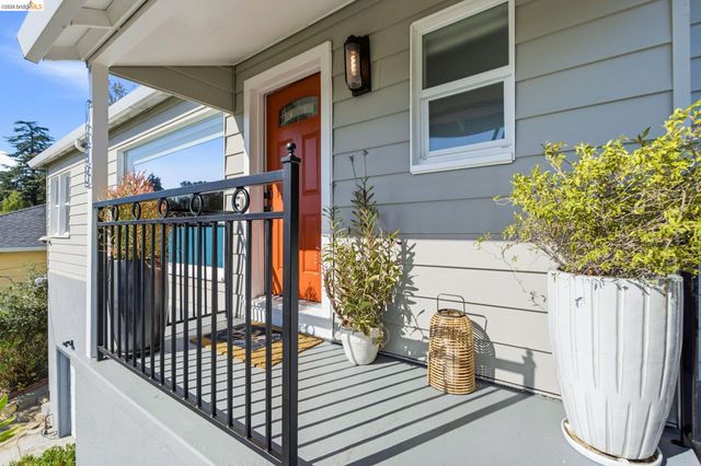 7308 Hillmont, Oakland, CA 94605