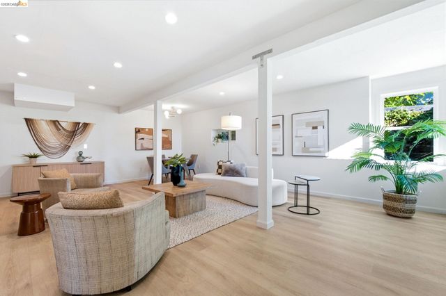 7308 Hillmont, Oakland, CA 94605