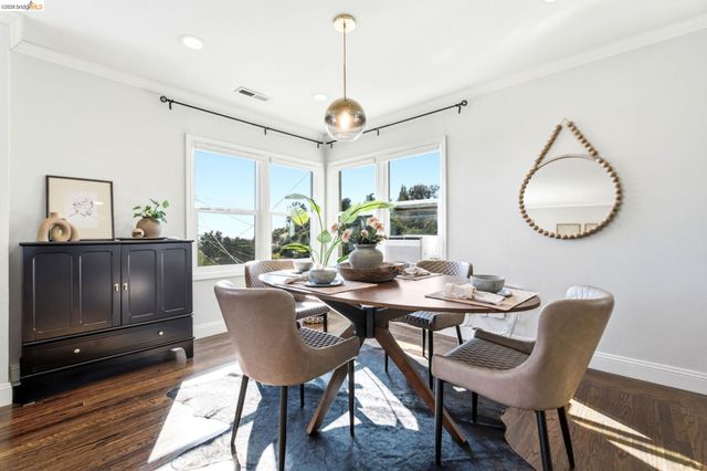 7308 Hillmont, Oakland, CA 94605