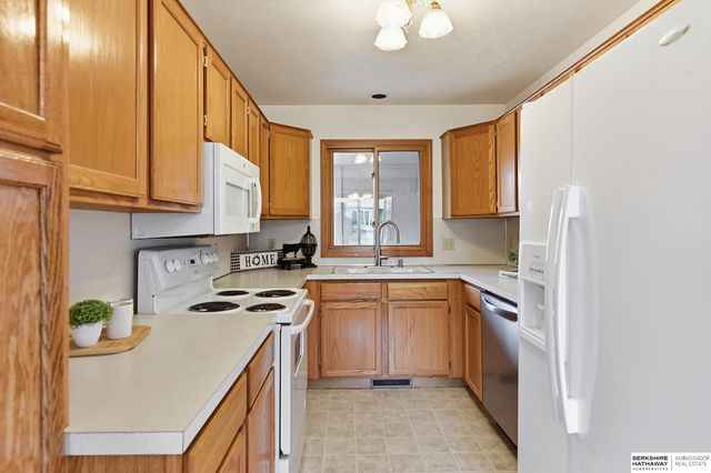 3508 N 104th Avenue, Omaha, NE 68134