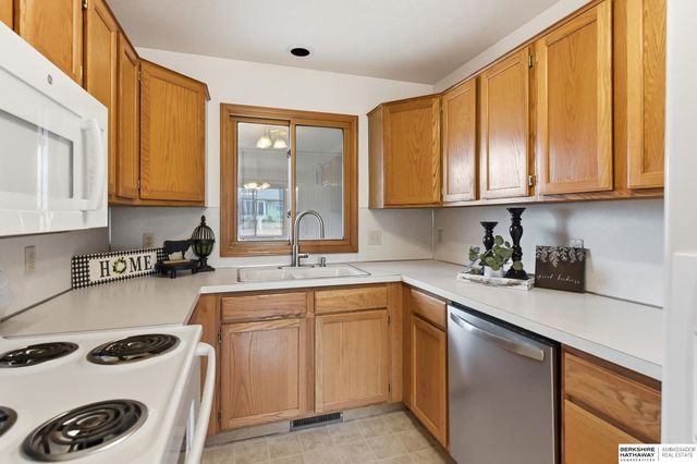 3508 N 104th Avenue, Omaha, NE 68134