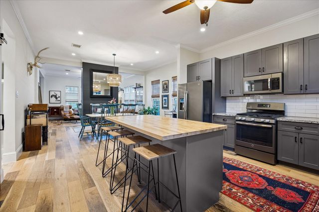 106 Alma Street, Houston, TX 77009