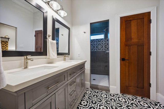 106 Alma Street, Houston, TX 77009