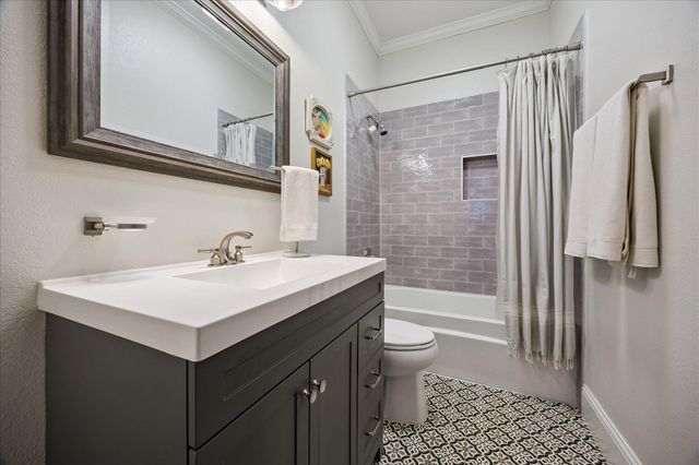 106 Alma Street, Houston, TX 77009