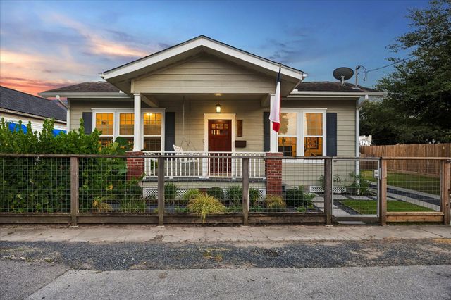 106 Alma Street, Houston, TX 77009