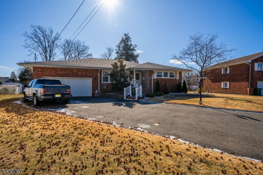 1015 Georgian Dr, Linden City, NJ 07036 — exterior