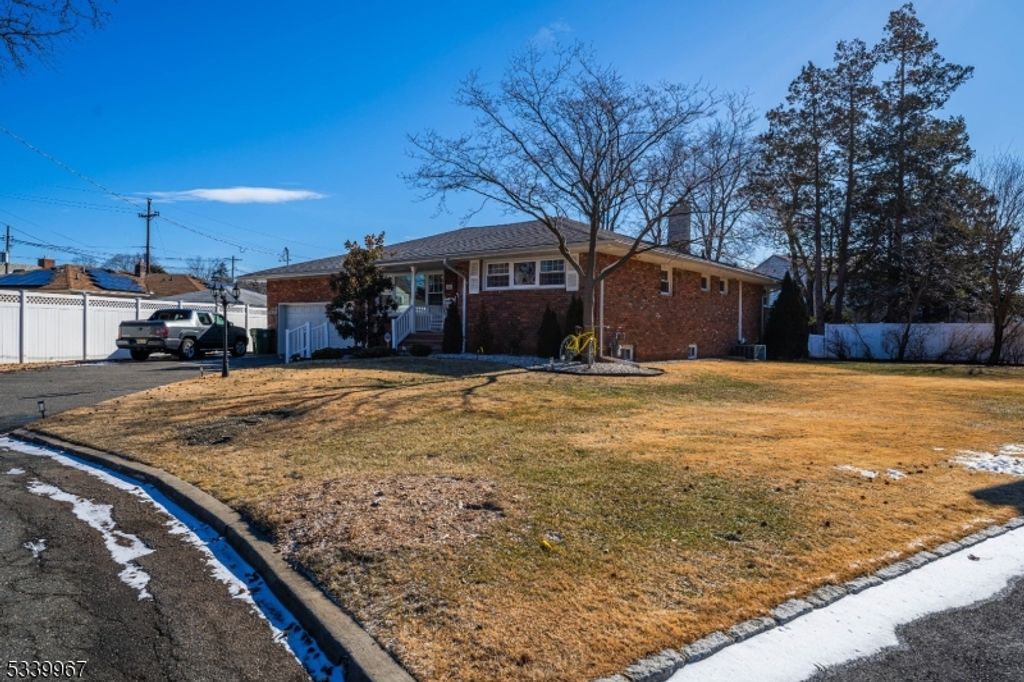 1015 Georgian Dr, Linden City, NJ 07036 — photo 3