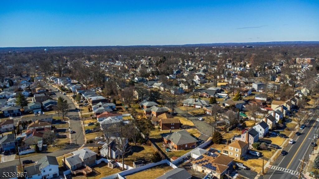 1015 Georgian Dr, Linden City, NJ 07036 — photo 5
