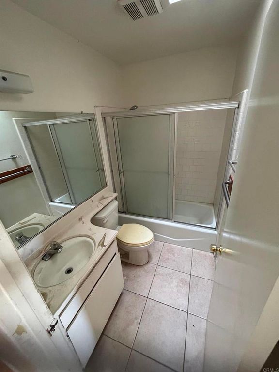 Image 5 of property listing at 15170 Kingsway Drive, Lake Elsinore, CA 92530