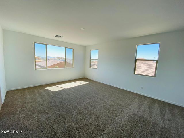 9025 W DENTON Lane, Glendale, AZ 85305