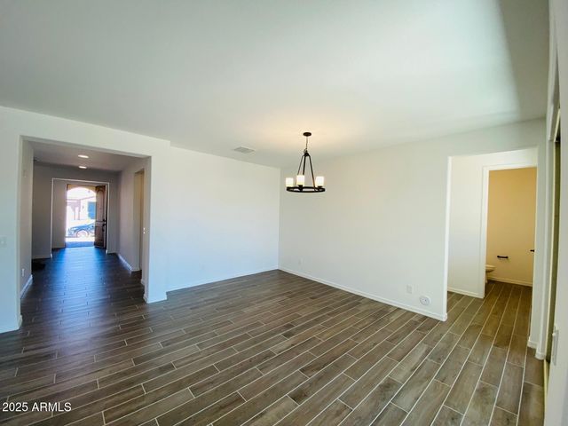 9025 W DENTON Lane, Glendale, AZ 85305