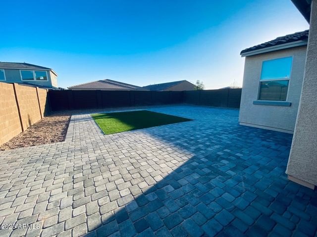 9025 W DENTON Lane, Glendale, AZ 85305