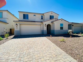 9025 W DENTON Lane, Glendale, AZ 85305