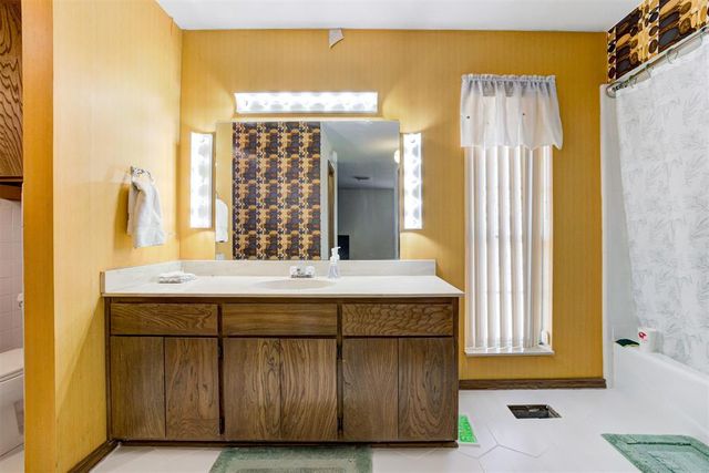 101284 S 3350 Road, Mcloud, OK 74851