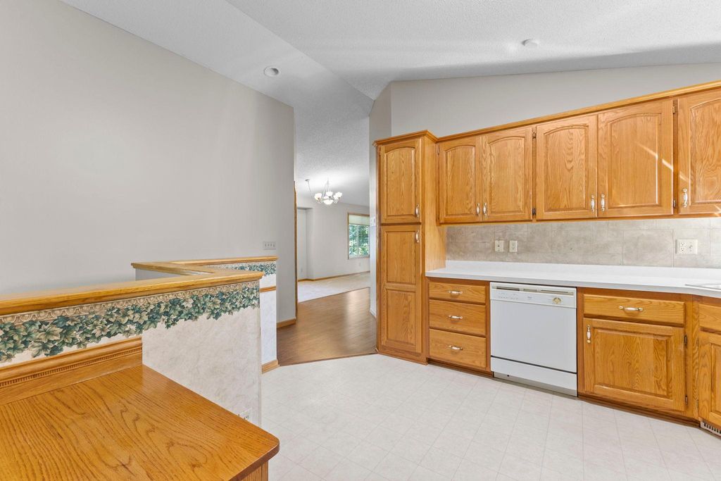 648 85th Avenue NW, Coon Rapids, MN 55433 — photo 5