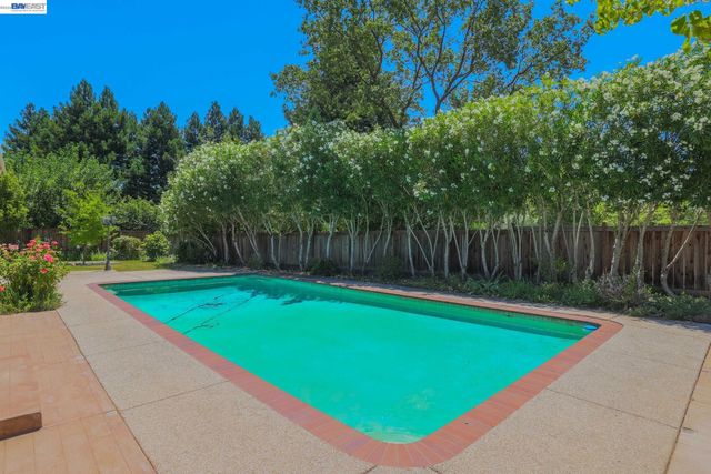 2112 Red Oak Place, Danville, CA 94506