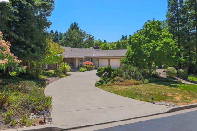2112 Red Oak Place, Danville, CA 94506