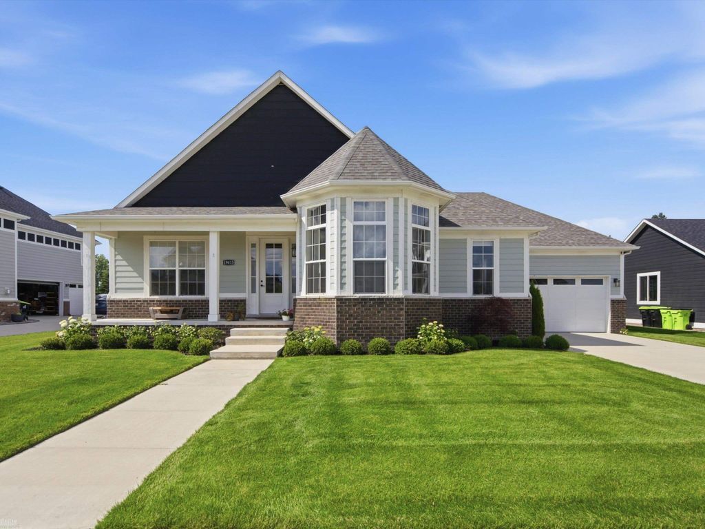 19415 Rachael Drive, Macomb Twp, MI 48042