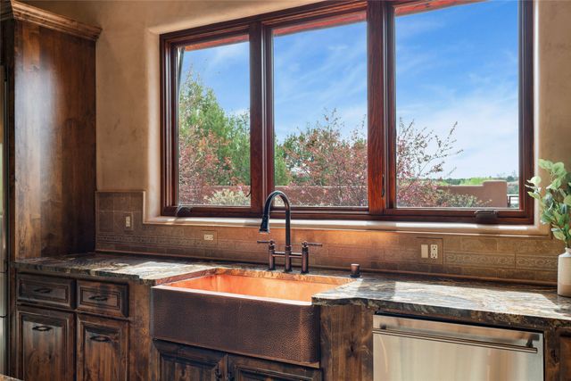 24 Calle Ventoso W, Santa Fe, NM 87506