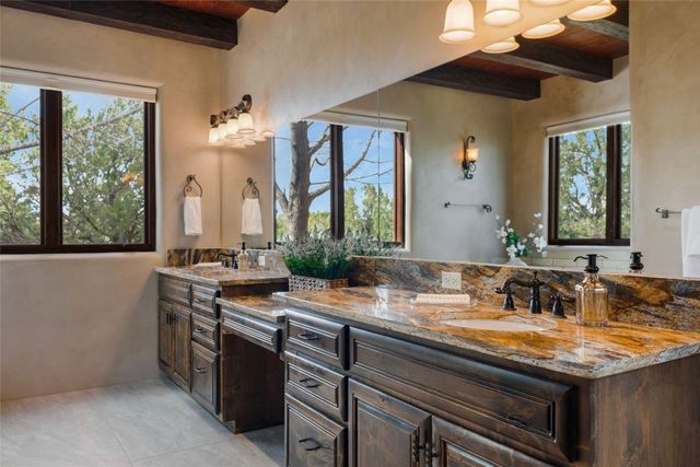 24 Calle Ventoso W, Santa Fe, NM 87506