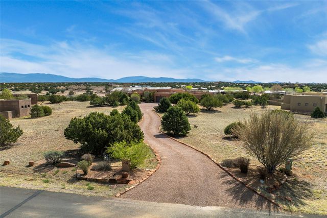 24 Calle Ventoso W, Santa Fe, NM 87506