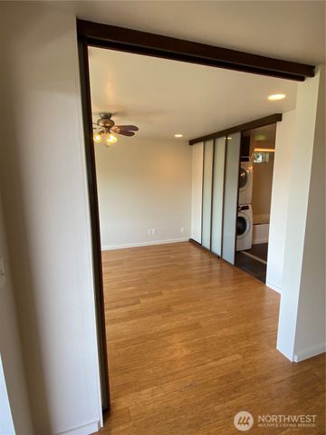 2366 E Yale Avenue E, Seattle, WA 98102
