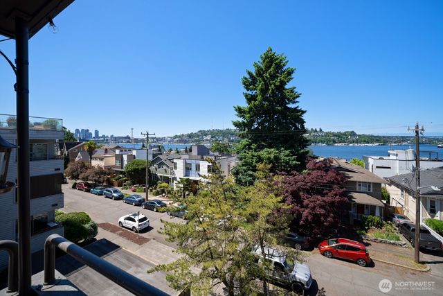 2366 E Yale Avenue E, Seattle, WA 98102