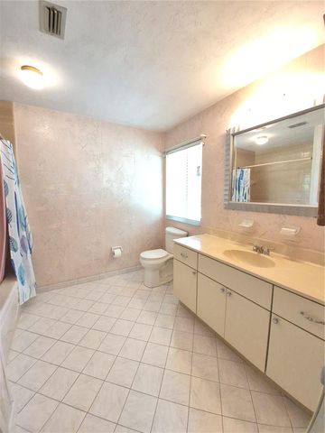 25632 SW 19TH AVENUE, Newberry, FL 32669