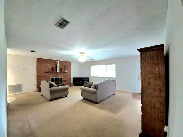 25632 SW 19TH AVENUE, Newberry, FL 32669