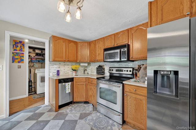 2596 Us Highway 9W, Cornwall, NY 12518