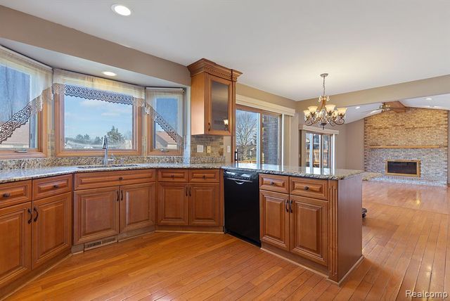 37701 Fleetwood Drive, Farmington Hills, MI 48331