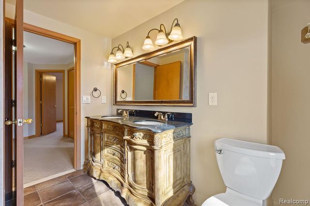37701 Fleetwood Drive, Farmington Hills, MI 48331