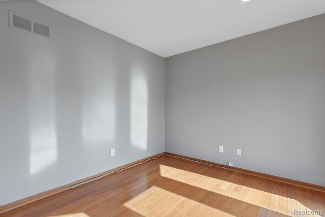 37701 Fleetwood Drive, Farmington Hills, MI 48331