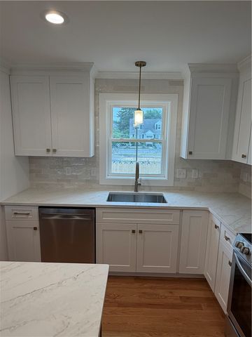 18 Tacoma Street, Cranston, RI 02920