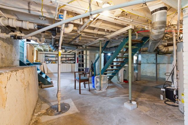 700 S Weller Avenue, Springfield, MO 65802