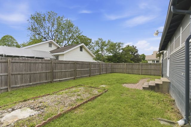 700 S Weller Avenue, Springfield, MO 65802