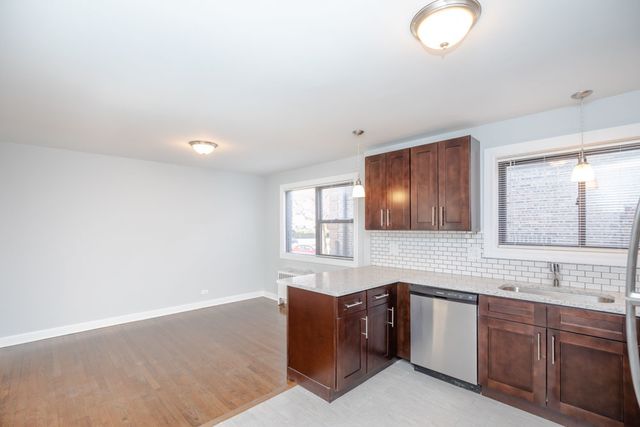 6807 N Ridge Boulevard 101, Chicago, IL 60645