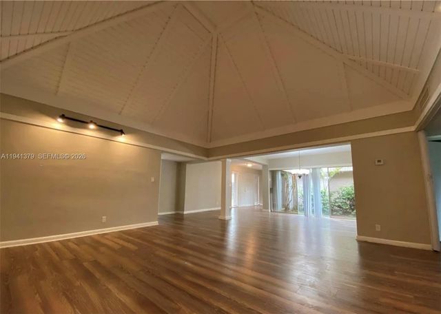 6105 Royal Poinciana Ln, Tamarac, FL 33319